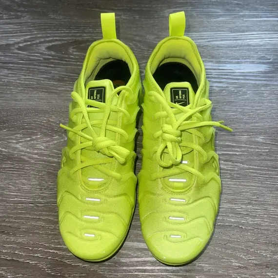Nike VaporMax Plus Shoes Tennis Ball Neon DX1784-300 Women's Size 7/ Men âs 5.5